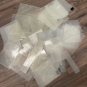 Works with Sizzix / cuttlebug machines embossing folders